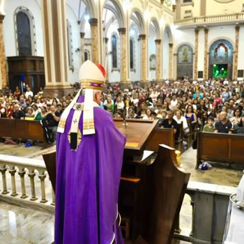 Qual a hierarquia da igreja católica?