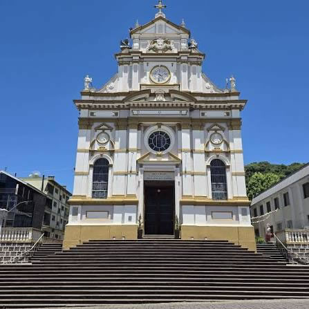 escadas nas igrejas