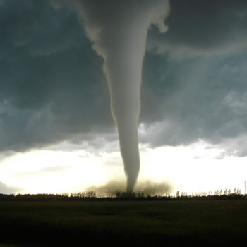 Qual a diferença entre ciclone, tornado e furacão?