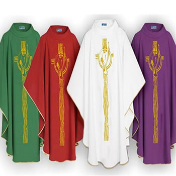 Qual o significado das cores da roupa do padre?